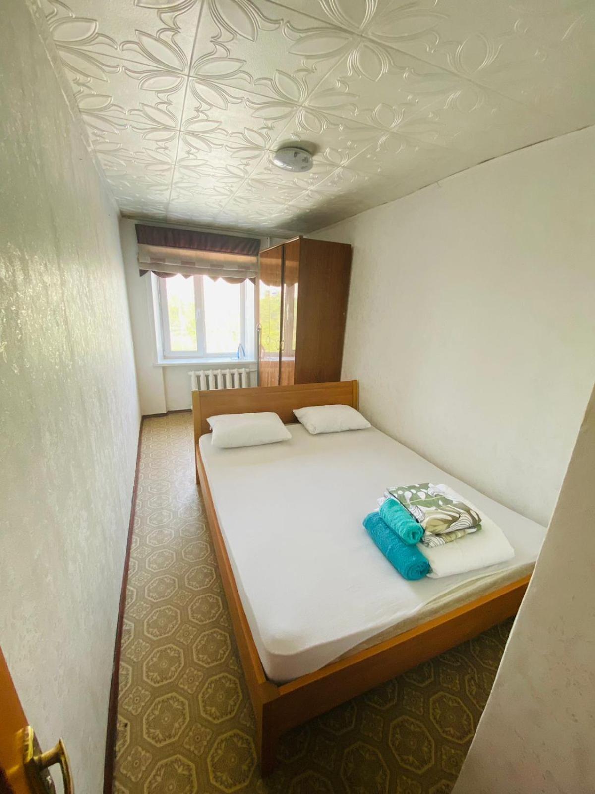 Г Караганда Ул Ермекова 58 Посуточно 2 Комн Apartment Ngoại thất bức ảnh